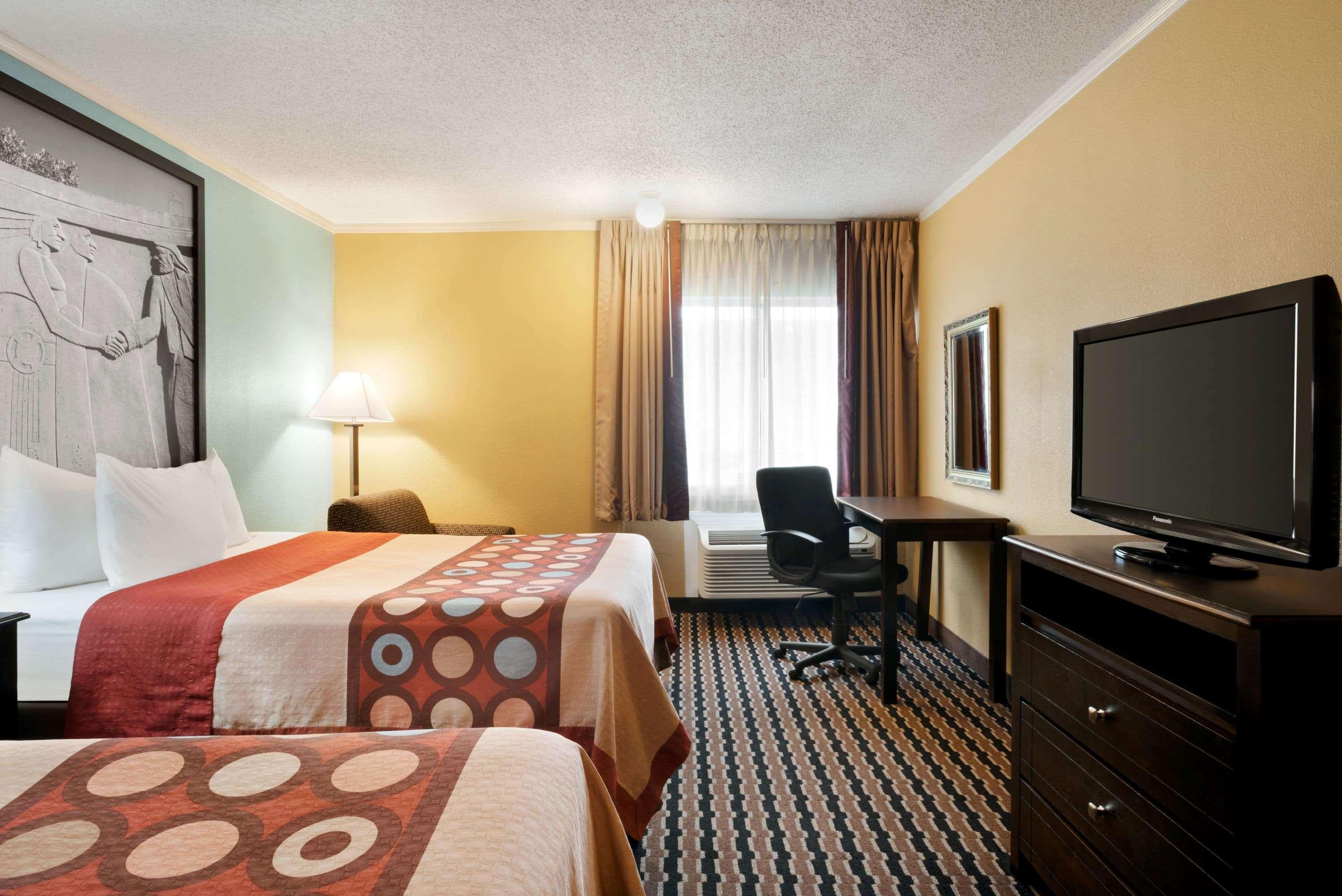 Super 8 By Wyndham Des Moines Hotel Exterior photo