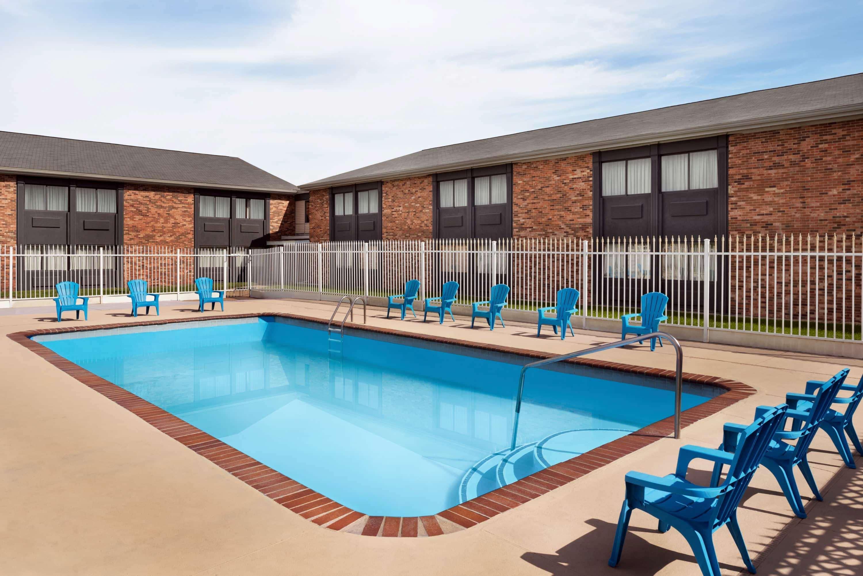 Super 8 By Wyndham Des Moines Hotel Exterior photo