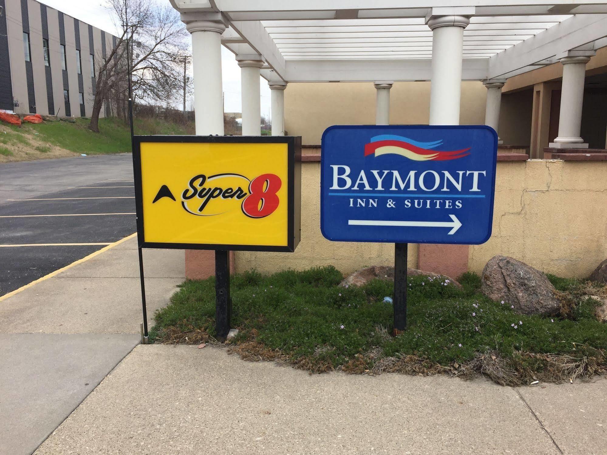 Super 8 By Wyndham Des Moines Hotel Exterior photo